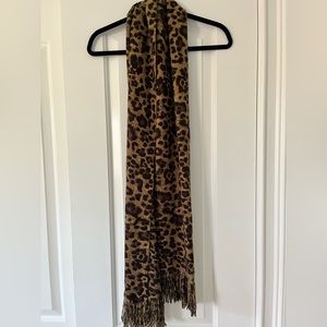 Michael Michael Kors Cheetah fringe scarf EUC